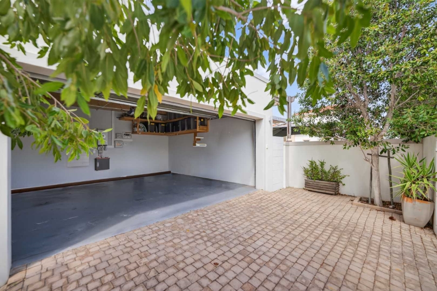 4 Bedroom Property for Sale in Parklands North Western Cape